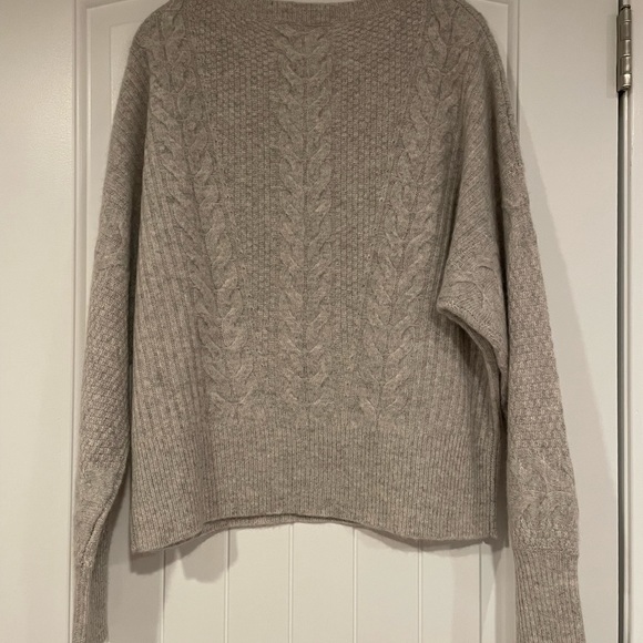 Magaschoni Cashmere light grey cable knit sweater (XL) NWT - Picture 9 of 9